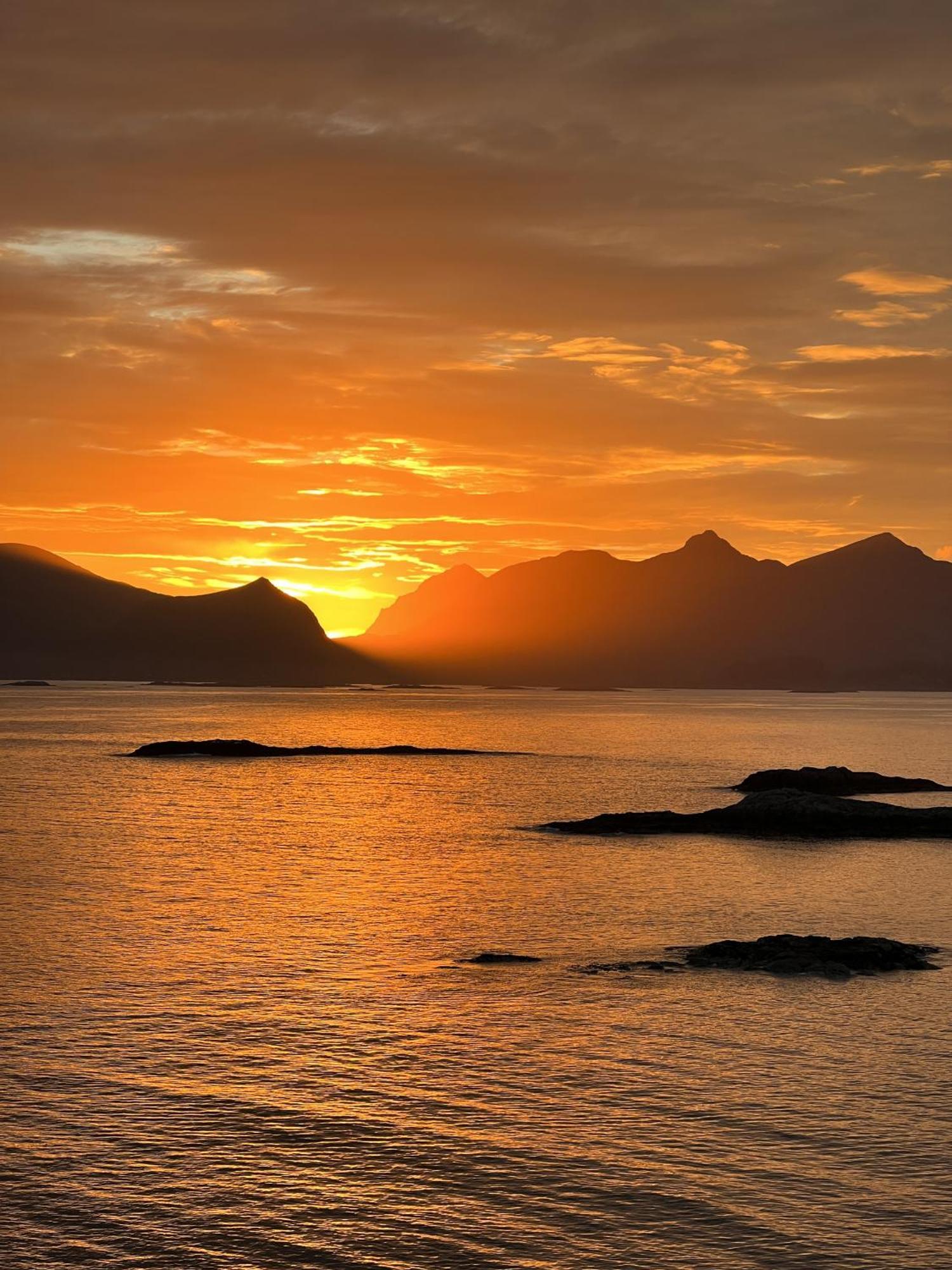 Henningsvaer Lofoten New Apartment Exterior photo